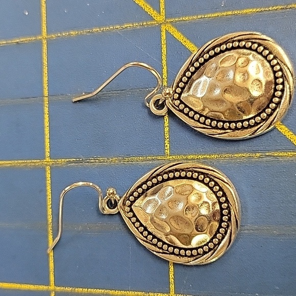 Hammered Tear Drop Silver Tone Earrings - Picture 1 of 1